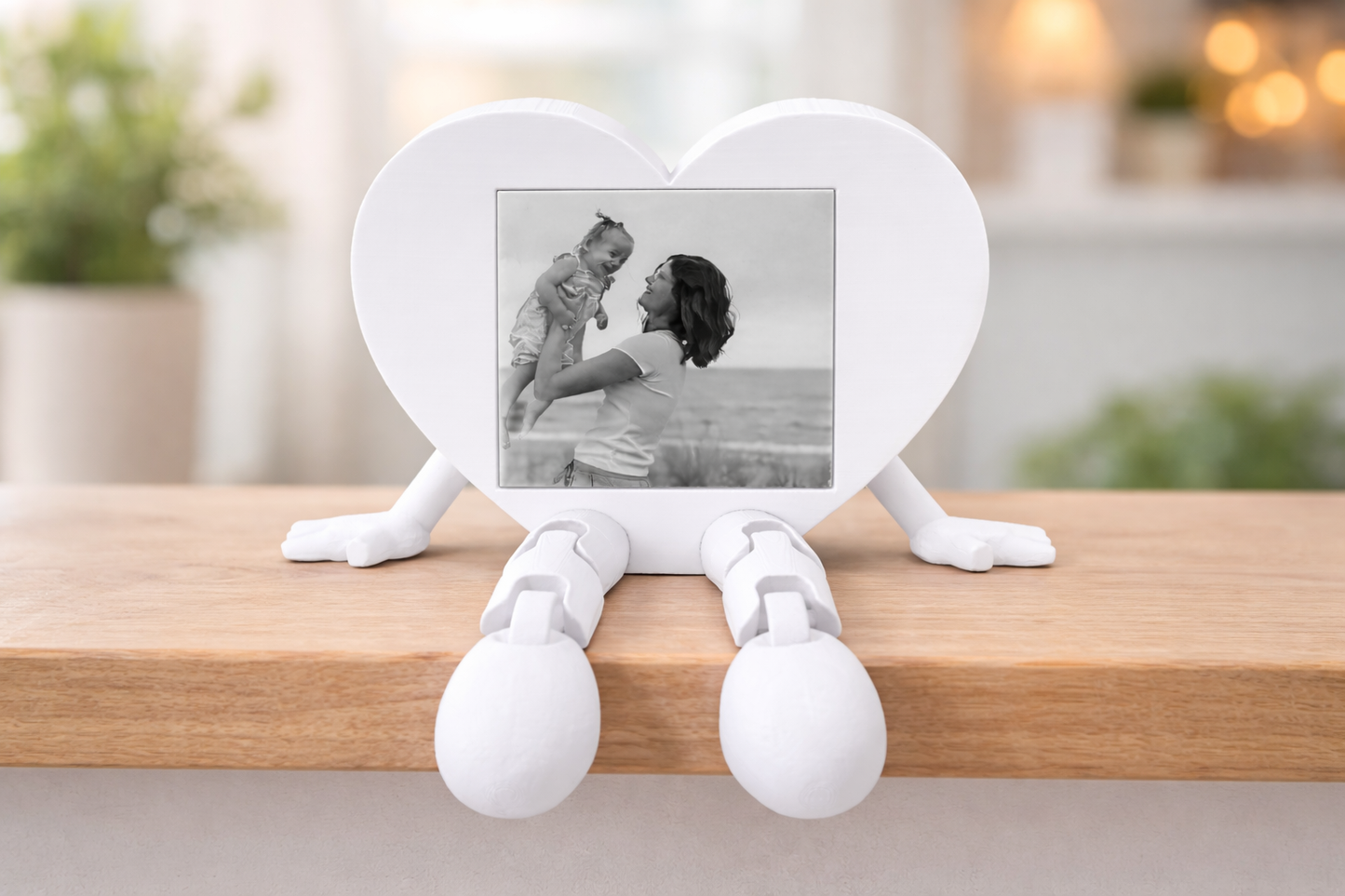 Heart Shelf Sitter with 1 Custom 2.5in Square Magnet